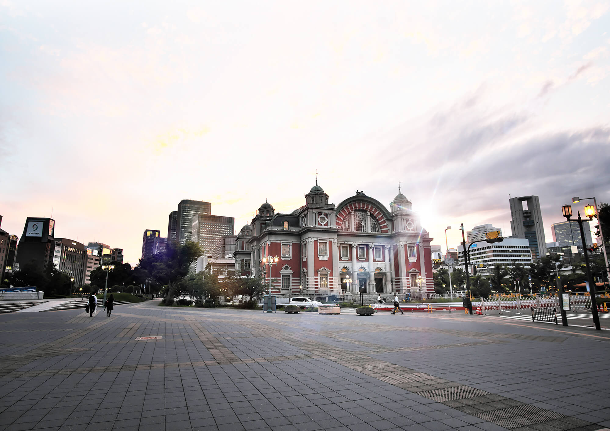 都市を嗜み、感性を刺激する。